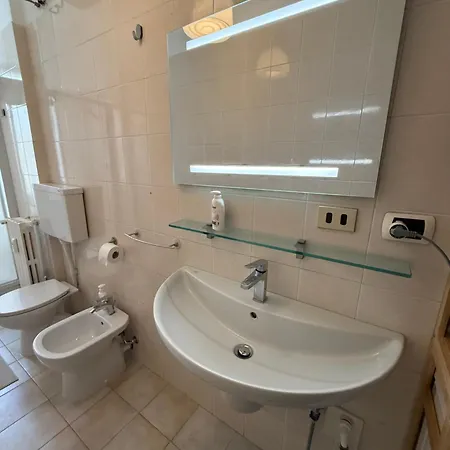 Robert Deluxe Torino